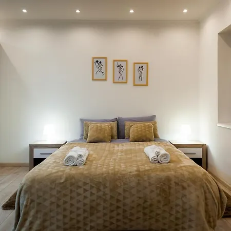 شقة Sofi Lux سوبوتيتْسا